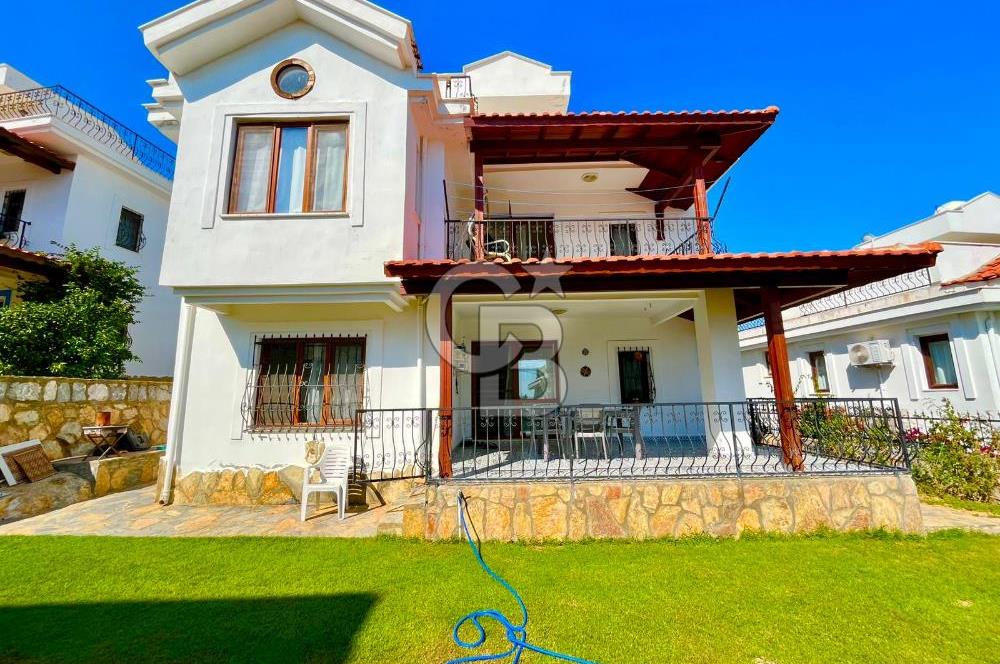KIYIKIŞLACIK’TA SİTE İÇERİSİNDE GENİŞ BAHÇELİ 3+1 MÜSTAKİL VİLLA