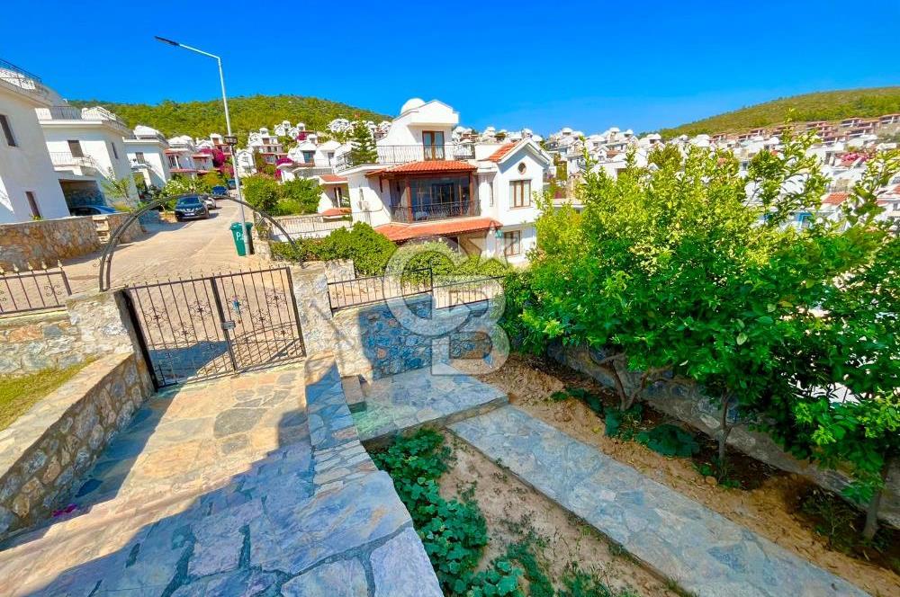 KIYIKIŞLACIK’TA SİTE İÇERİSİNDE GENİŞ BAHÇELİ 3+1 MÜSTAKİL VİLLA