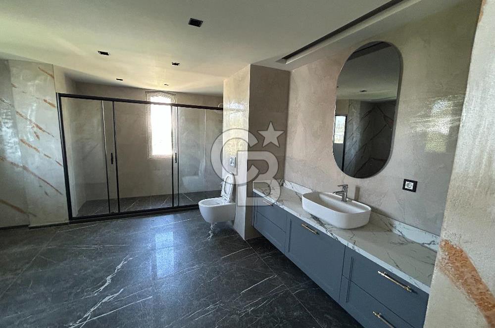 Adana / Çukurova / Dörtler Mh. Site İçerisinde 5+1 Ultra Lüks Triplex Villa