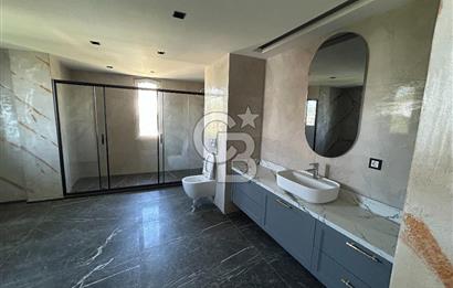 Adana / Çukurova / Dörtler Mh. Site İçerisinde 5+1 Ultra Lüks Triplex Villa