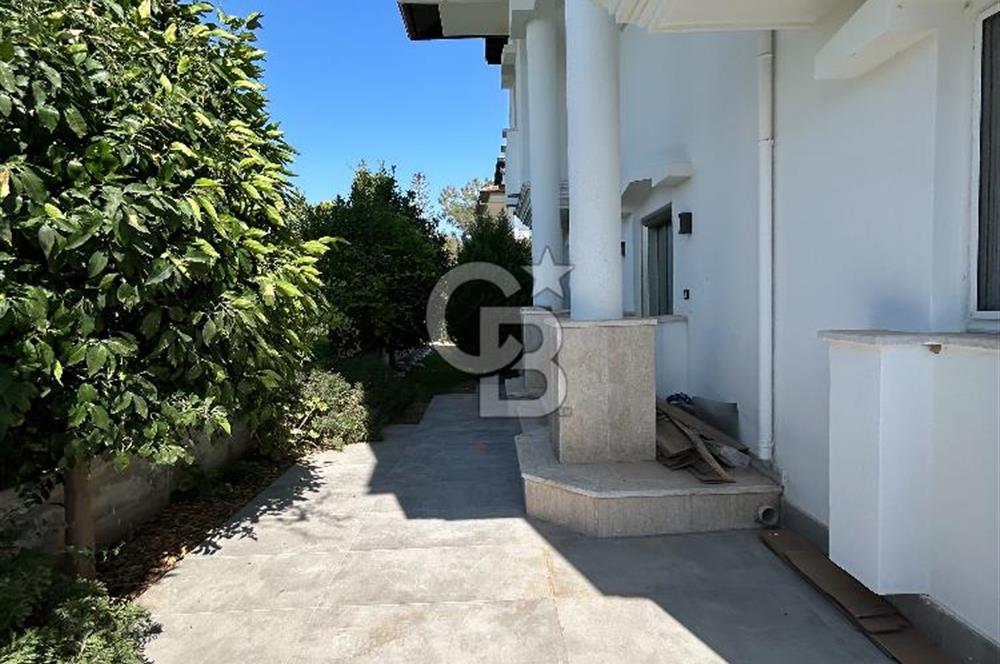 Adana / Çukurova / Dörtler Mh. Site İçerisinde 5+1 Ultra Lüks Triplex Villa