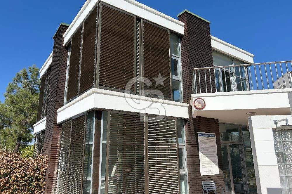 Adana / Çukurova / Dörtler Mh. Site İçerisinde 5+1 Ultra Lüks Triplex Villa