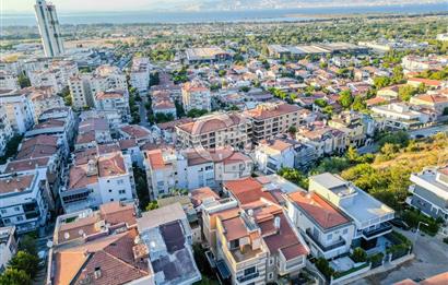BALÇOVA KORUTÜRK 6+1 ÖZEL TERASLI SATILIK VİLLA