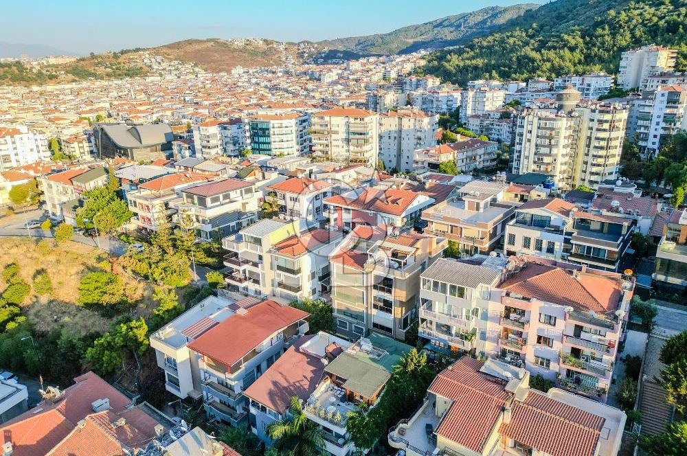 BALÇOVA KORUTÜRK 6+1 ÖZEL TERASLI SATILIK VİLLA