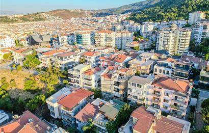 BALÇOVA KORUTÜRK 6+1 ÖZEL TERASLI SATILIK VİLLA