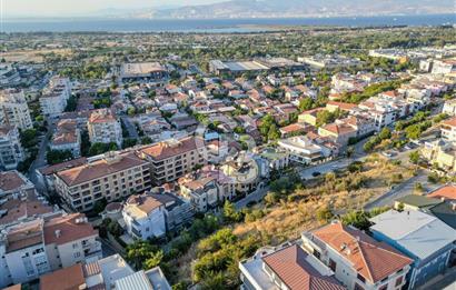 BALÇOVA KORUTÜRK 6+1 ÖZEL TERASLI SATILIK VİLLA
