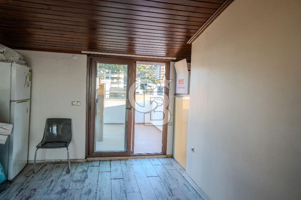 BALÇOVA KORUTÜRK 6+1 ÖZEL TERASLI SATILIK VİLLA