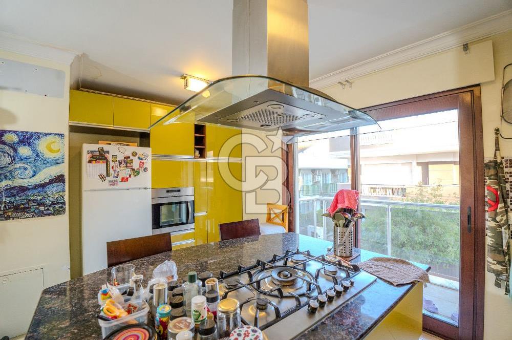 BALÇOVA KORUTÜRK 6+1 ÖZEL TERASLI SATILIK VİLLA