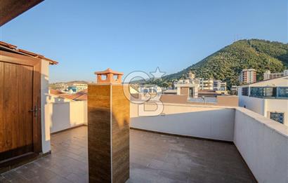 BALÇOVA KORUTÜRK 6+1 ÖZEL TERASLI SATILIK VİLLA