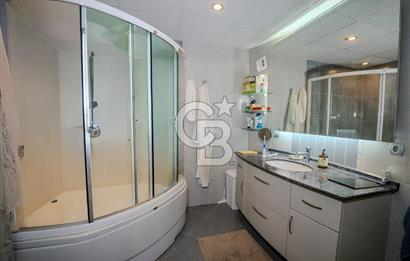 BALÇOVA KORUTÜRK 6+1 ÖZEL TERASLI SATILIK VİLLA