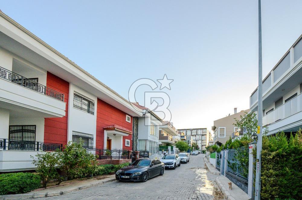 BALÇOVA KORUTÜRK 6+1 ÖZEL TERASLI SATILIK VİLLA