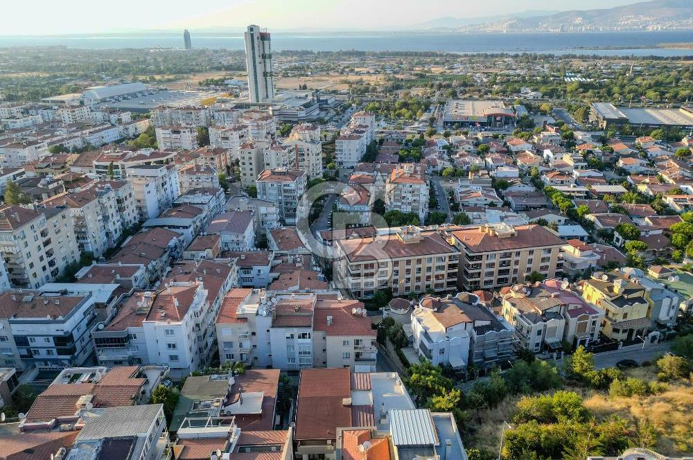 BALÇOVA KORUTÜRK 6+1 ÖZEL TERASLI SATILIK VİLLA