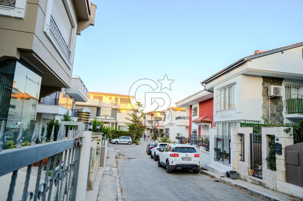 BALÇOVA KORUTÜRK 6+1 ÖZEL TERASLI SATILIK VİLLA