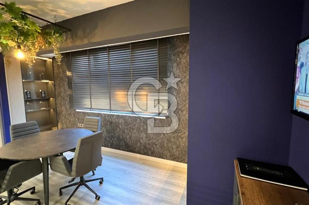 Bayraklı Manas Blv Folkart Tower's Karşısı Geniş Ofis