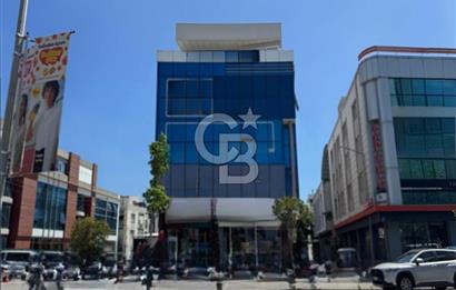 Bayraklı Manas Blv Folkart Tower's Karşısı Geniş Ofis