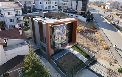 BİLKENT 3 ÖZEL TASARIM SATILIK YOLA CEPHE 4 KATLI BİNA