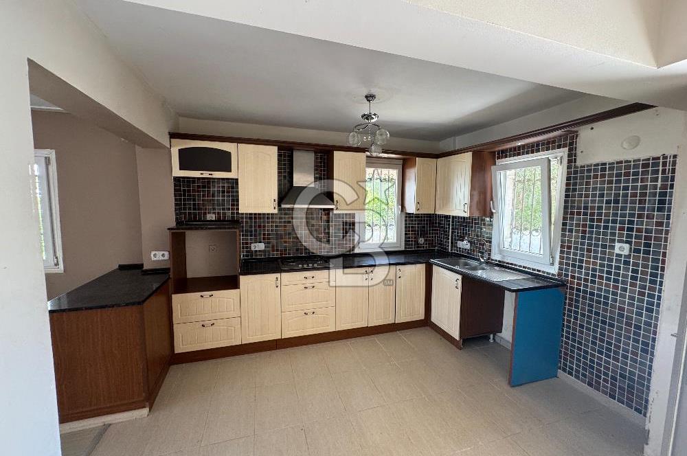 Güzelbahçe Çamlı'da Yeni Dört Mevsim Sitesinde Kiralık Villa