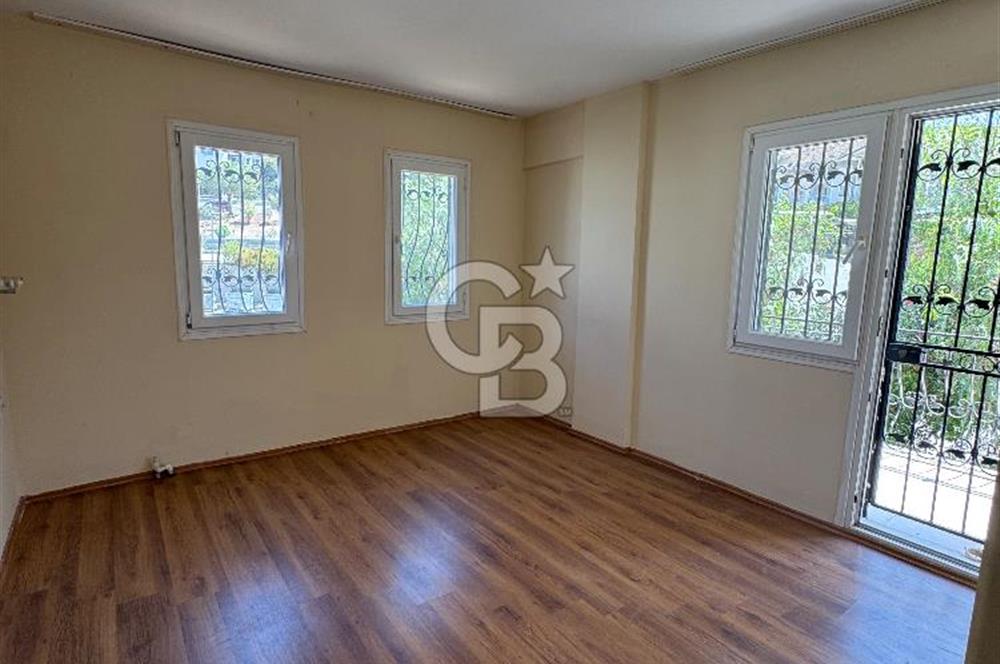 Güzelbahçe Çamlı'da Yeni Dört Mevsim Sitesinde Kiralık Villa