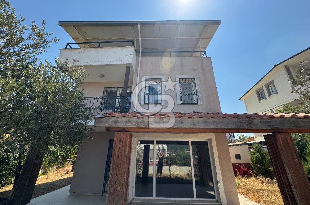 Güzelbahçe Çamlı'da Yeni Dört Mevsim Sitesinde Kiralık Villa