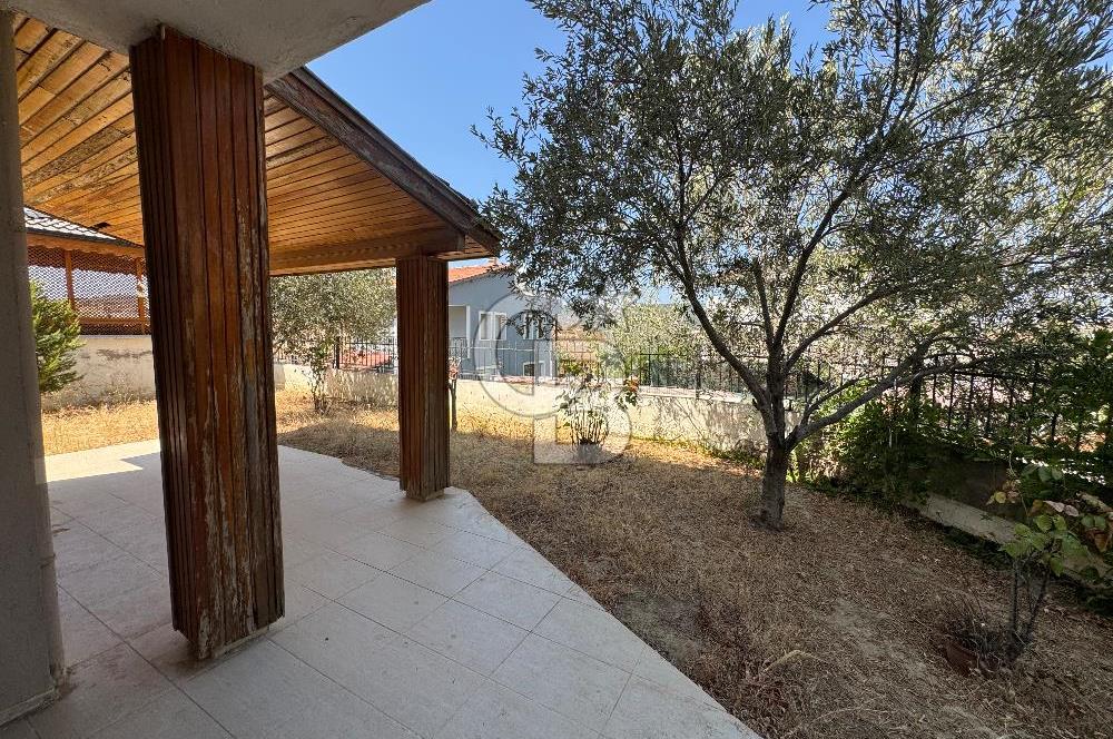 Güzelbahçe Çamlı'da Yeni Dört Mevsim Sitesinde Kiralık Villa