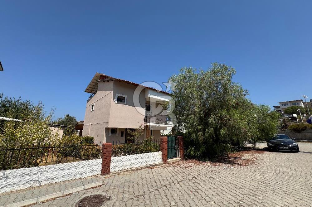 Güzelbahçe Çamlı'da Yeni Dört Mevsim Sitesinde Kiralık Villa
