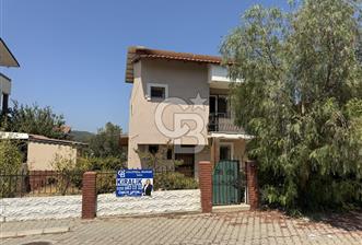 Güzelbahçe Çamlı'da Yeni Dört Mevsim Sitesinde Kiralık Villa