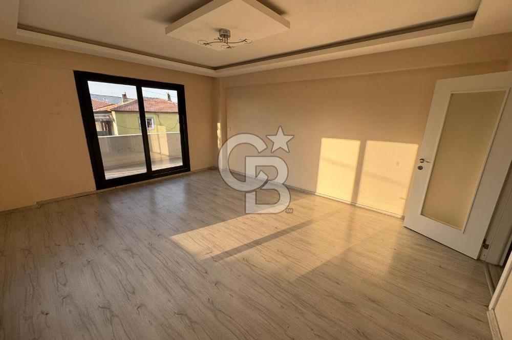 Foça Bağarası Kazım Dirik Mah. Kiralık 3+1 Kapalı Mutfak Daire