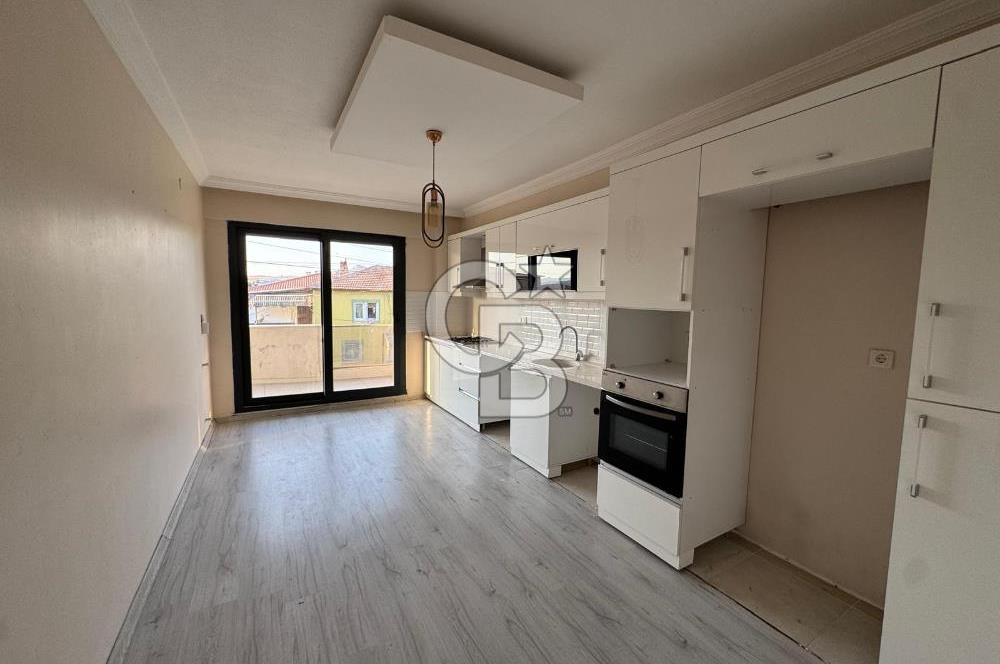 Foça Bağarası Kazım Dirik Mah. Kiralık 3+1 Kapalı Mutfak Daire