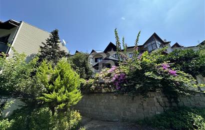 EVİM SİTESİNDE 3 KATLI BAHÇELİ SATILIK TRİPLEX VİLLA