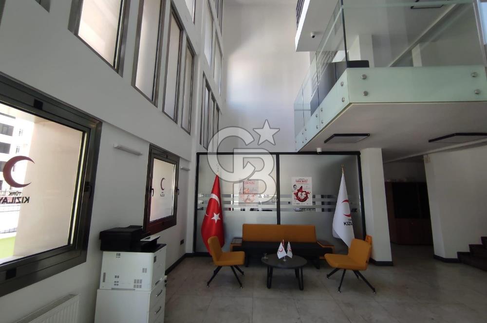 CB PREMIUM'DAN MUSTAFA KEMAL MAHALLESİ'NDE KİRACILI KOMPLE BİNA