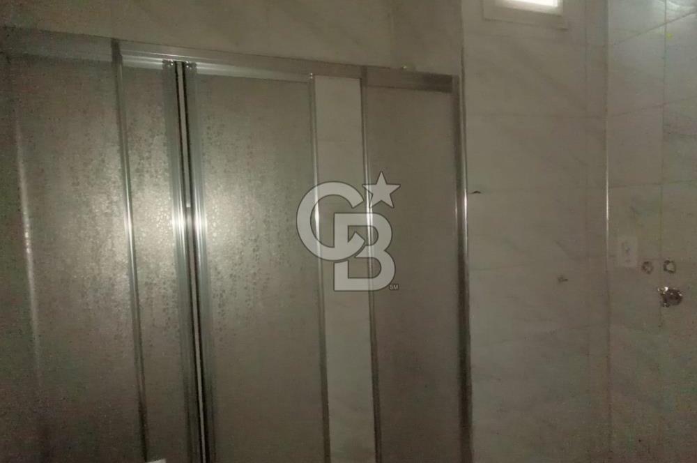 Bayraklı'da Anadolu Cad. ve Denize 200 M 3+1 130 M2