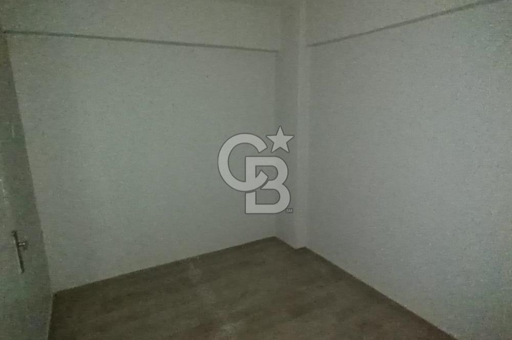 Bayraklı'da Anadolu Cad. ve Denize 200 M 3+1 130 M2