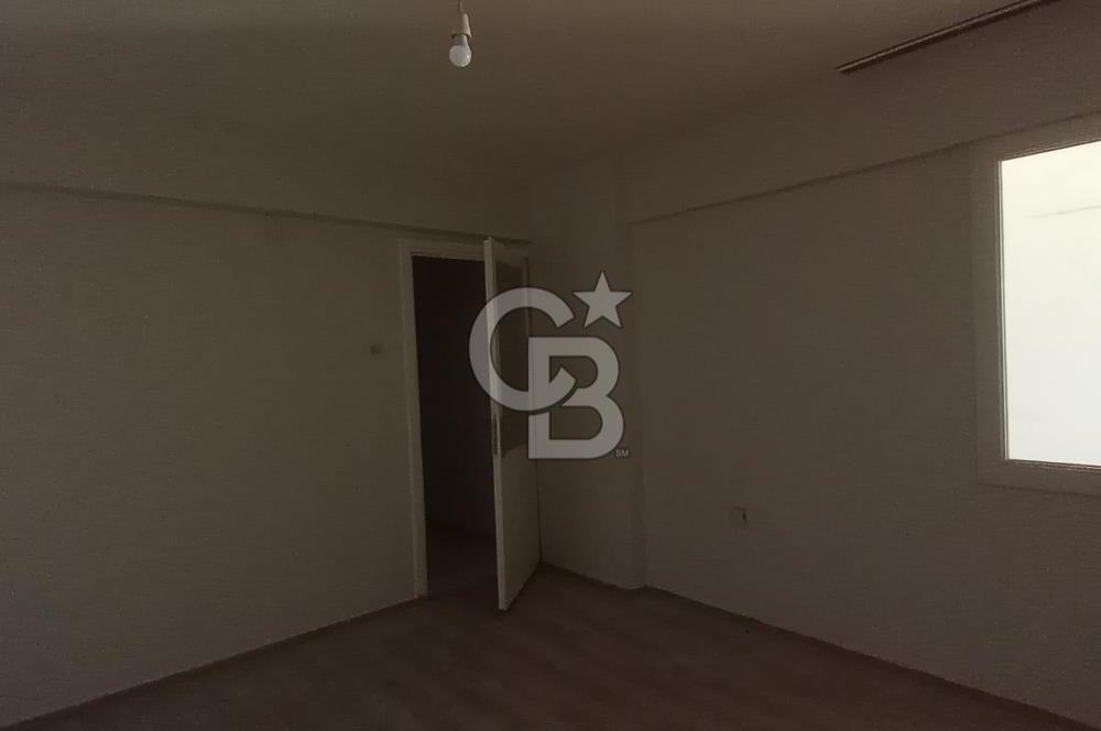 Bayraklı'da Anadolu Cad. ve Denize 200 M 3+1 130 M2