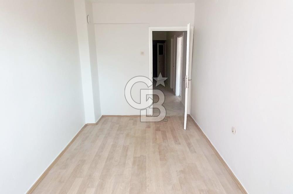 Bayraklı'da Anadolu Cad. ve Denize 200 M 3+1 130 M2