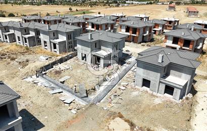 Urla Bademler Satılık 4+1 Müstakil Villa