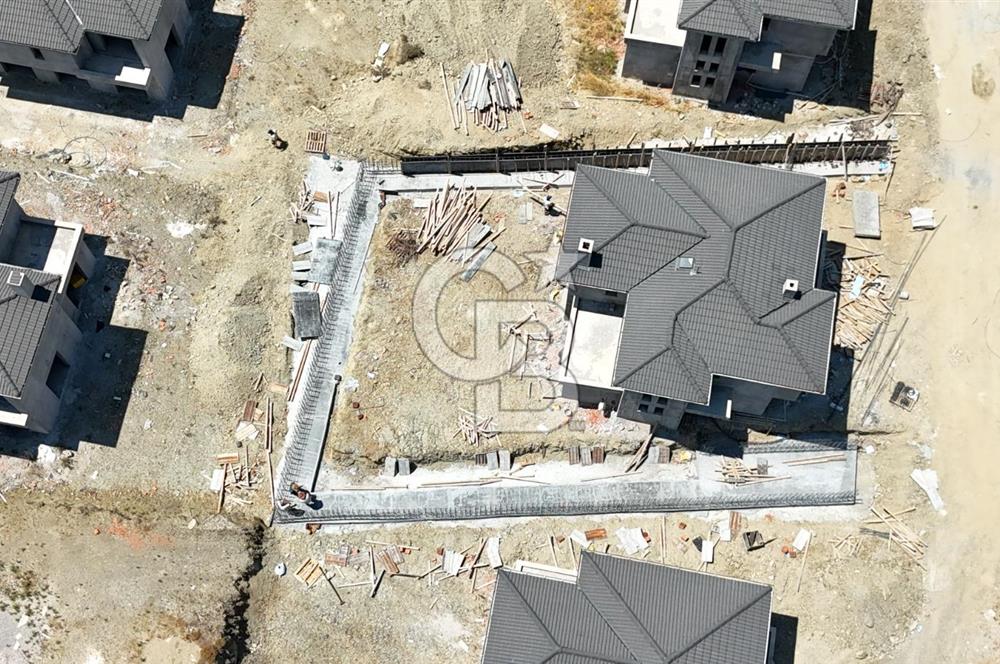 Urla Bademler Satılık 4+1 Müstakil Villa