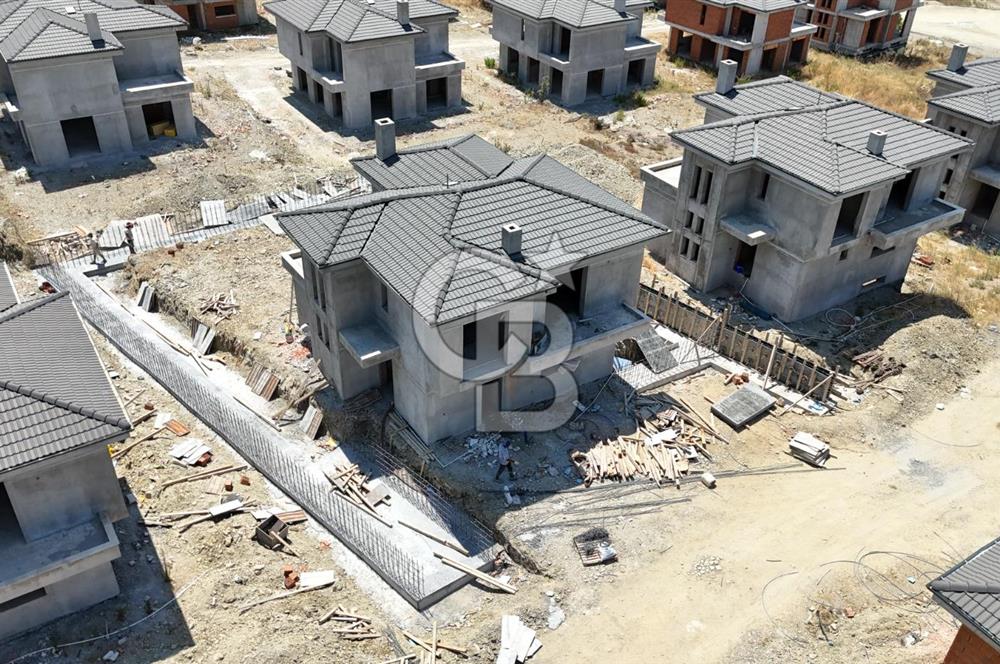 Urla Bademler Satılık 4+1 Müstakil Villa