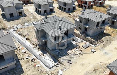 Urla Bademler Satılık 4+1 Müstakil Villa