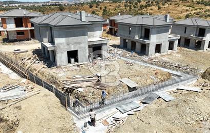 Urla Bademler Satılık 4+1 Müstakil Villa