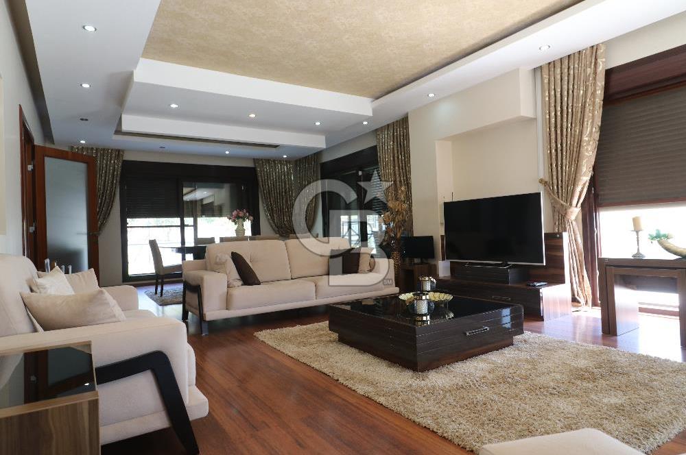 Mersin Toroslar Soğucak İstiklal Cad. Satılık 1255M² Arsa ve Villa