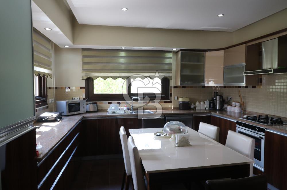 Mersin Toroslar Soğucak İstiklal Cad. Satılık 1255M² Arsa ve Villa