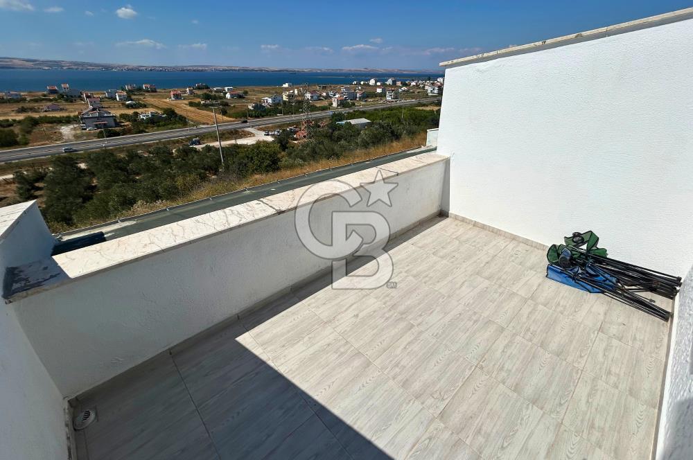 Lapseki Çardak'ta Boğaz ve Köprü Manzaralı Kiralık Bahçeli Villa
