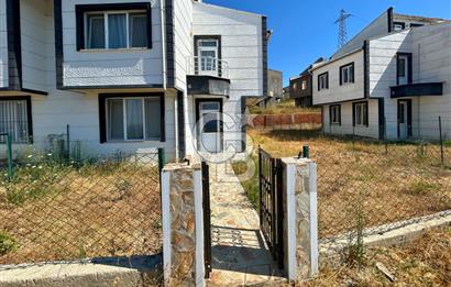 Lapseki Çardak'ta Boğaz ve Köprü Manzaralı Kiralık Bahçeli Villa