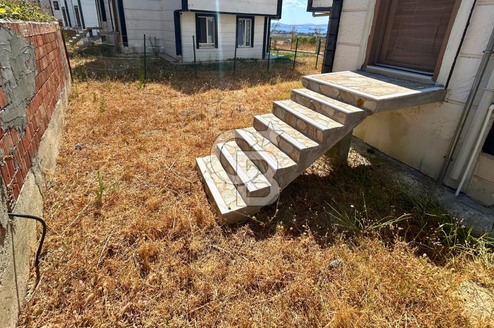 Lapseki Çardak'ta Boğaz ve Köprü Manzaralı Kiralık Bahçeli Villa