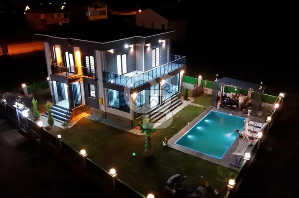Havuzlu & Full Eşyalı Lüks Villa 