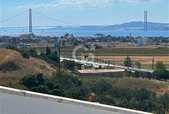 Lapseki Çardak'ta Boğaz ve Köprü Manzaralı Kiralık Bahçeli Villa