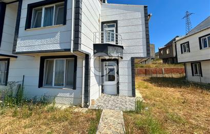 Lapseki Çardak'ta Boğaz ve Köprü Manzaralı Kiralık Bahçeli Villa