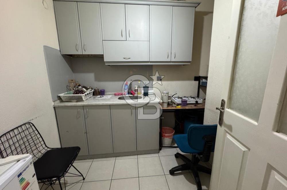 Çiğli Anadolu Caddesi üzeri Satılık 1+1 Ofis