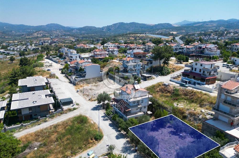 KUŞADASI MERKEZDE DENİZ MANZARALI SATILIK VİLLA İMARLI ARSA