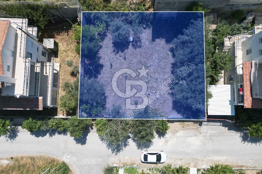 KUŞADASI MERKEZDE DENİZ MANZARALI SATILIK VİLLA İMARLI ARSA